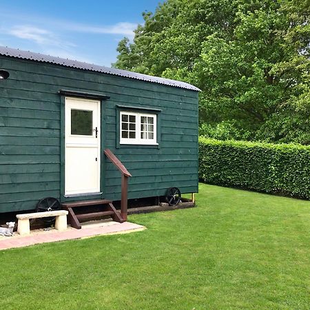 Beautiful Shepherd'S Hut - Lois Weedon Weston  Esterno foto