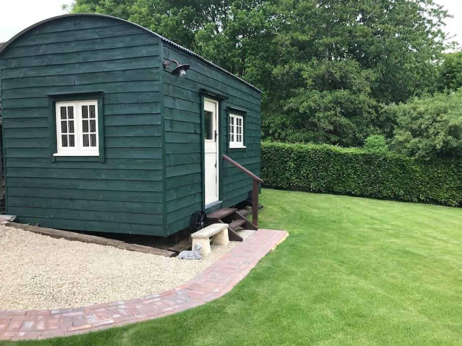 Beautiful Shepherd'S Hut - Lois Weedon Weston  Esterno foto