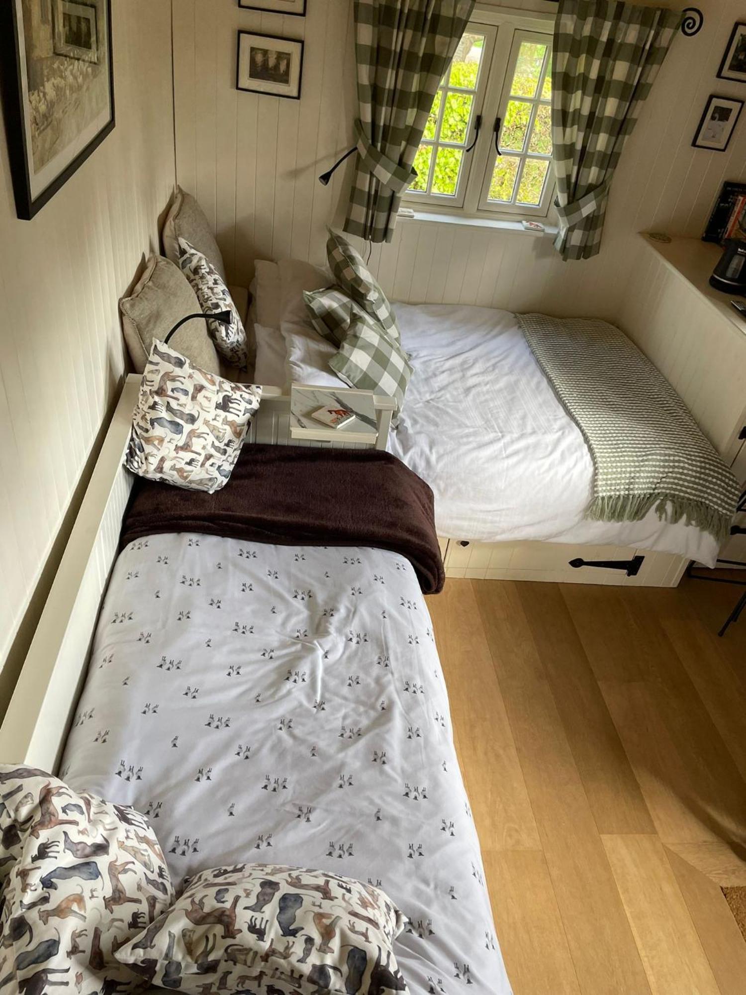 Beautiful Shepherd'S Hut - Lois Weedon Weston  Esterno foto